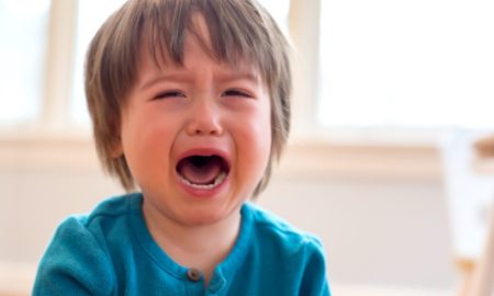 cara menghadapi anak tantrum