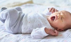 cara menangani bayi overtired