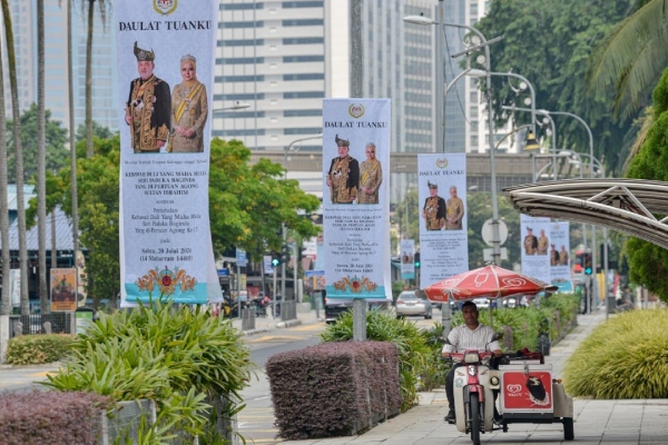 istiadat pertabalan