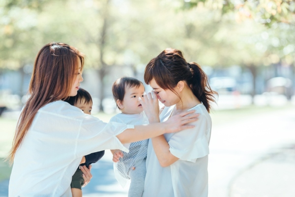 membesarkan anak