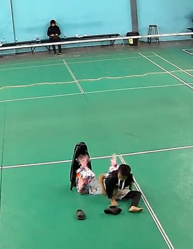 PERTANDINGAN BADMINTON