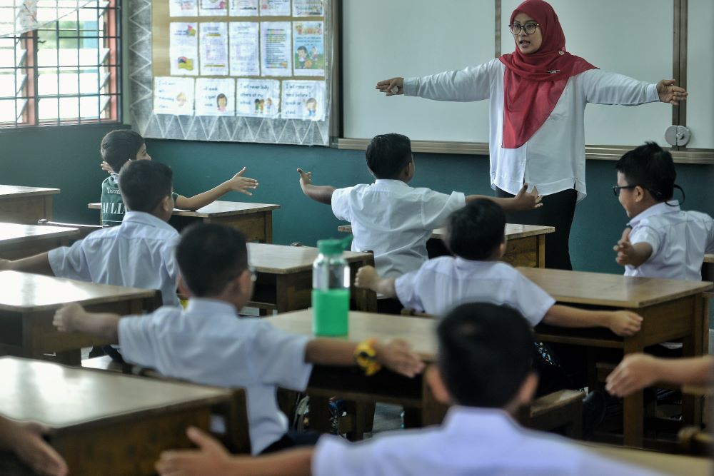 waktu operasi sekolah