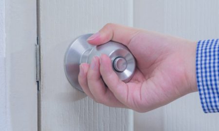 tombol pintu