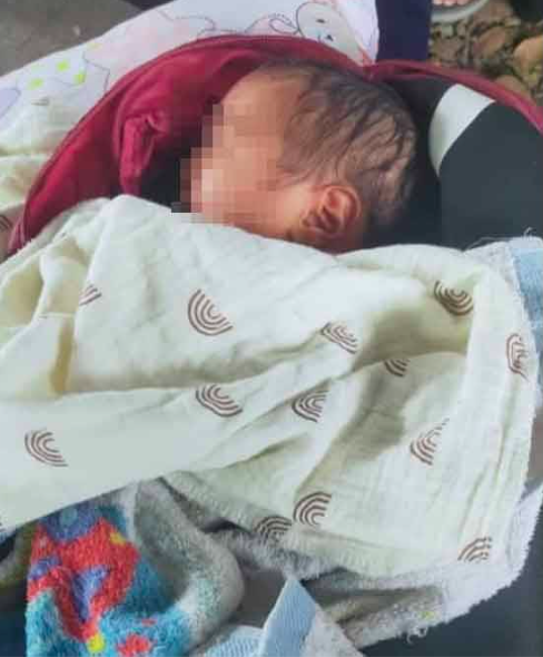 bayi perempuan