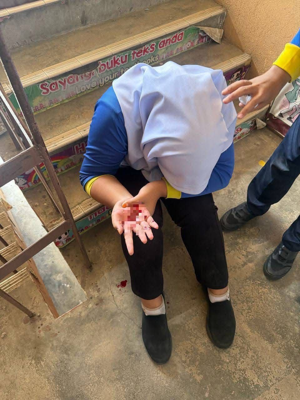 TERTUSUK BESI