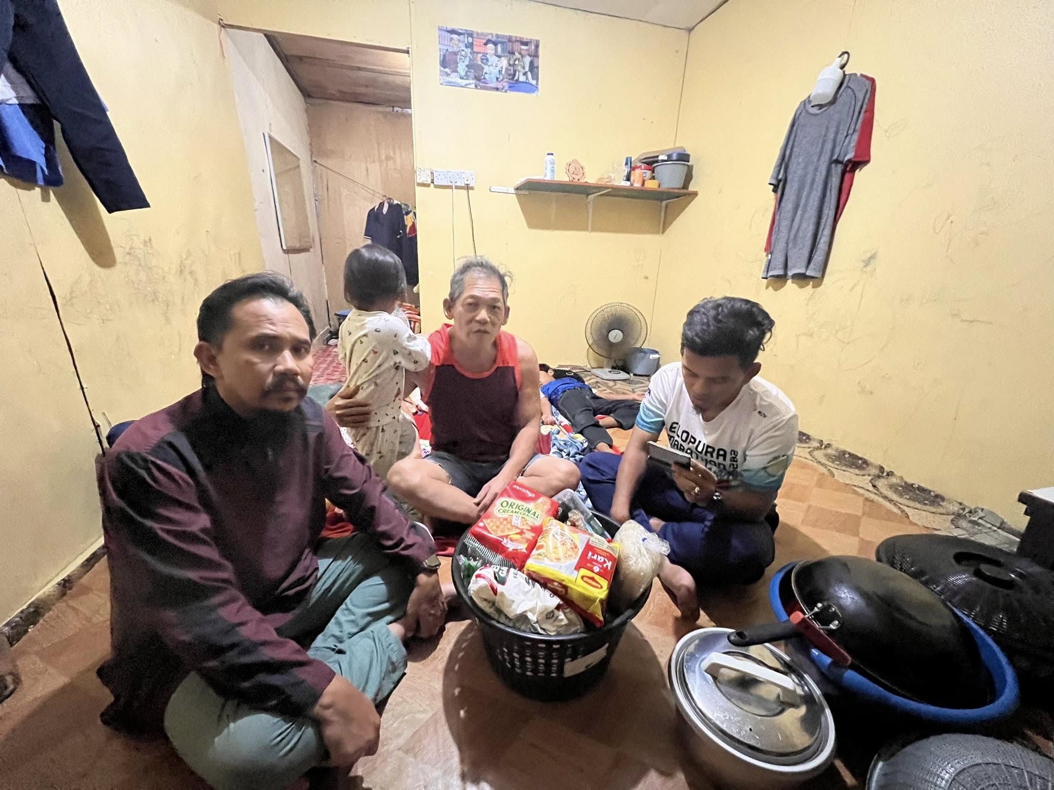 MUALAF ANAK EMPAT