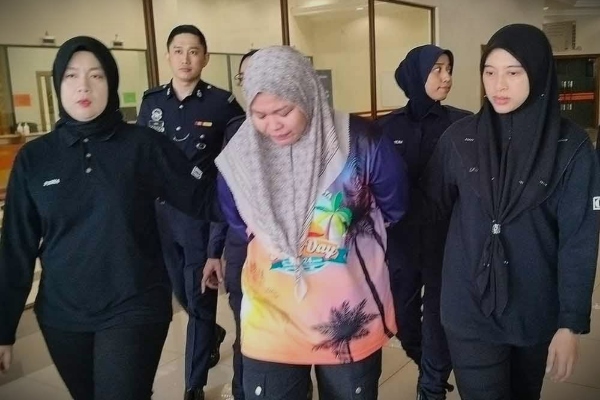 wanita menangis