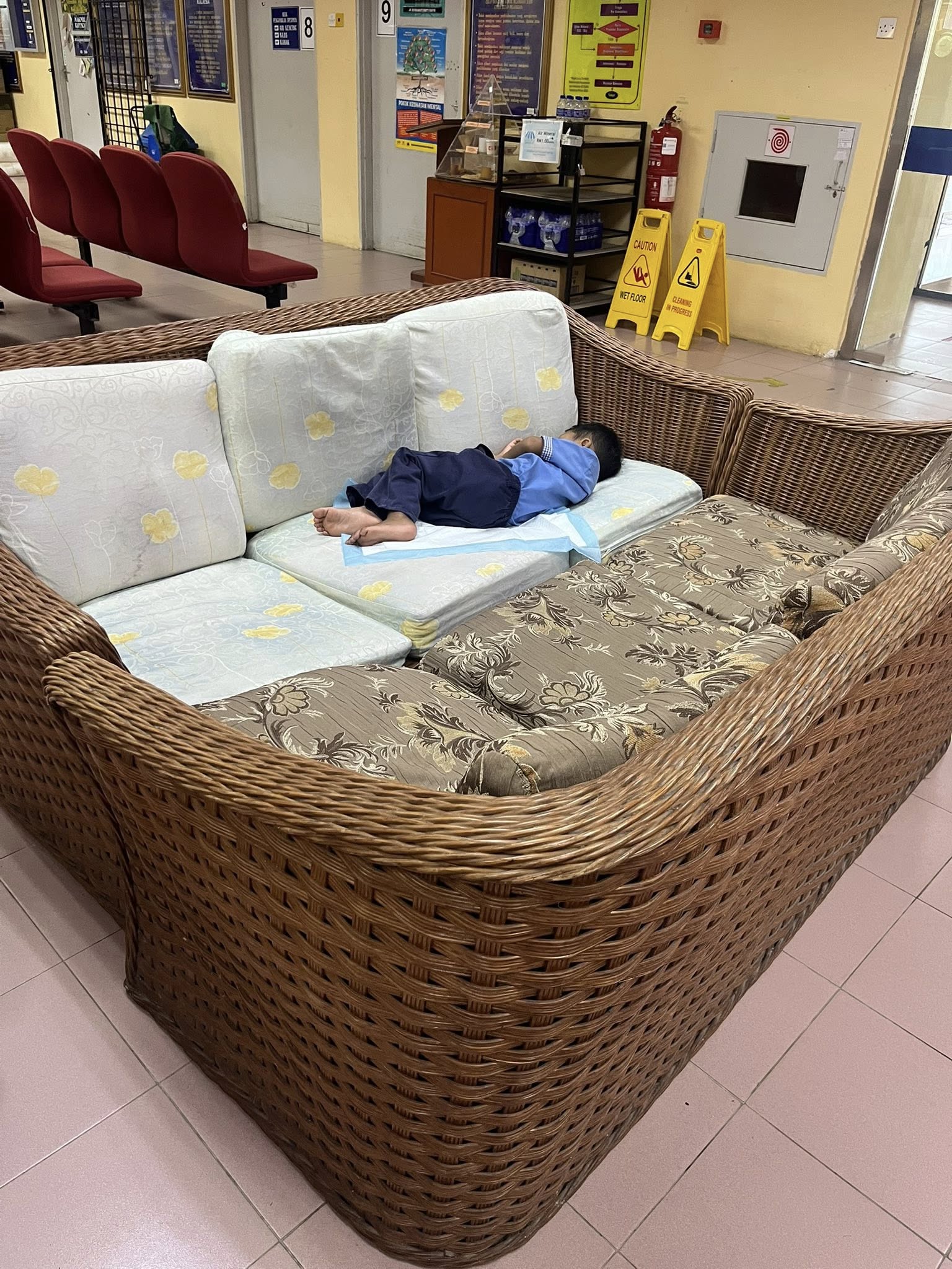 LAYANAN BAIK KLINIK KESIHATAN