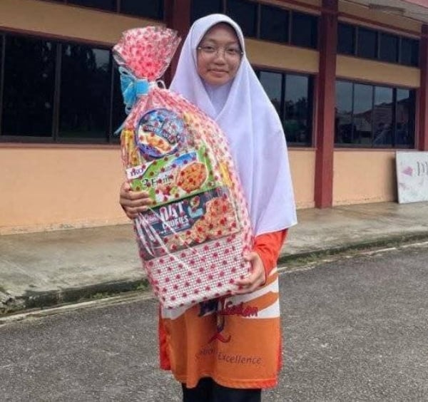 pelajar perempuan