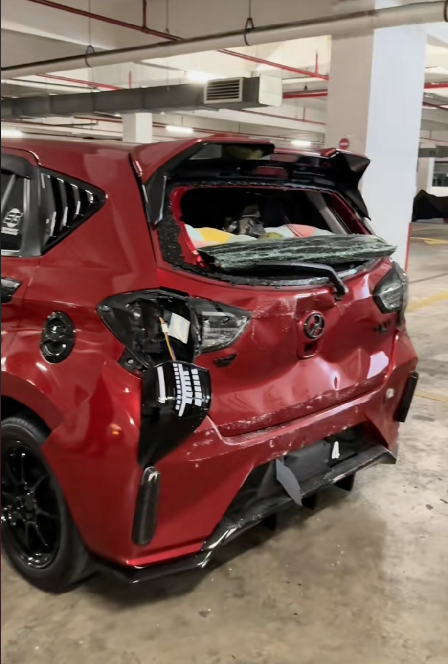KERETA KENA LANGGAR