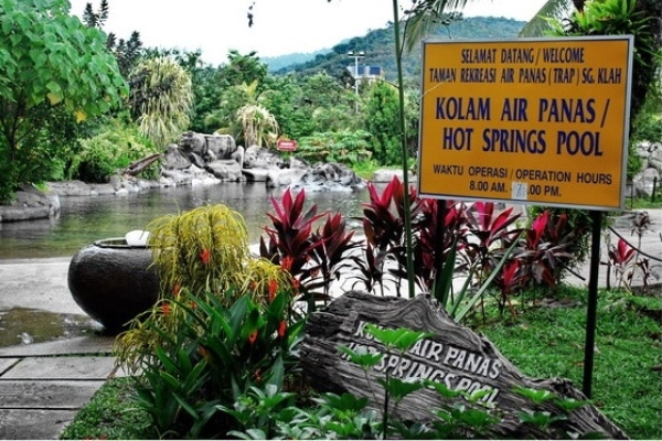 sumber air mineral
