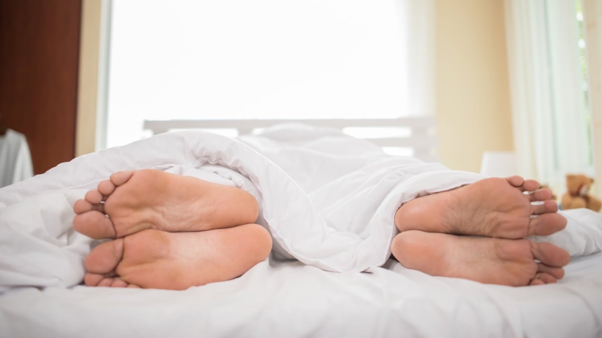 TIDUR SATU SELIMUT