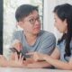 menegur pasangan