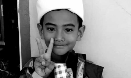 ditukul bapa saudara