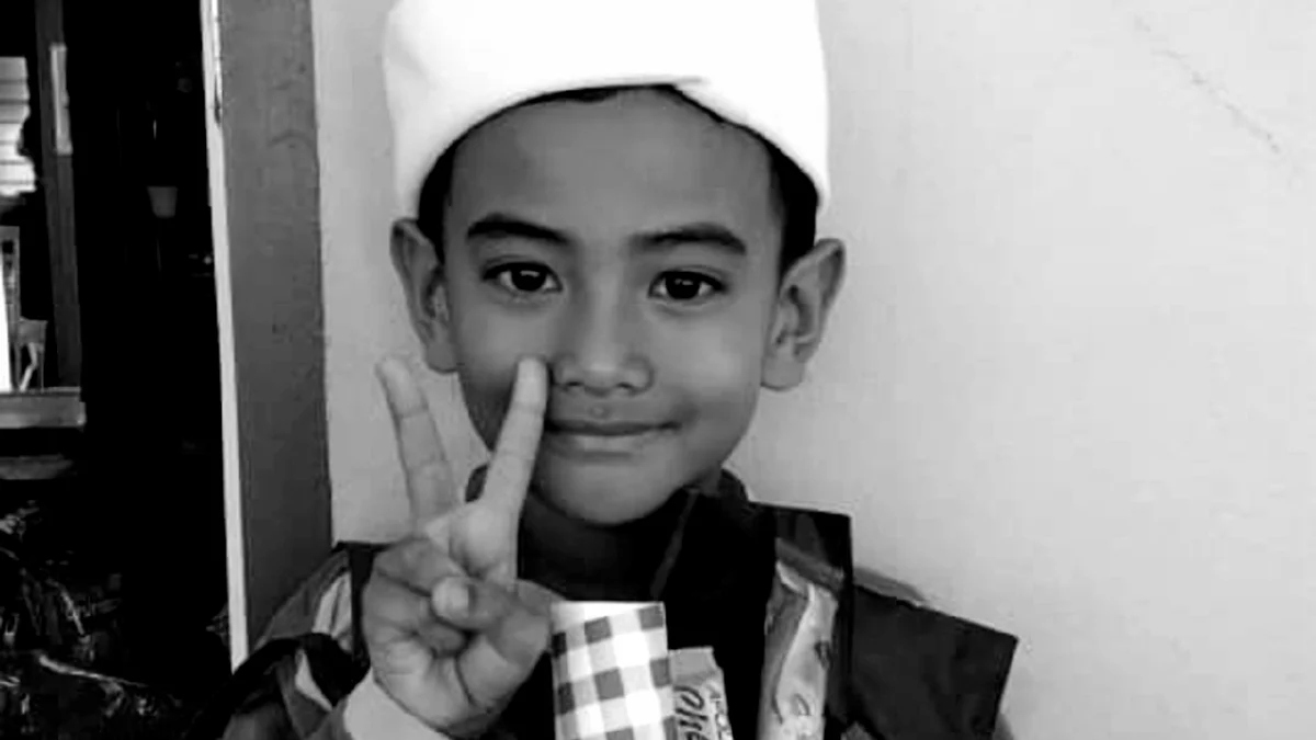ditukul bapa saudara
