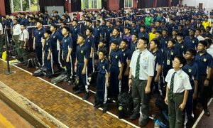 luar pagar sekolah