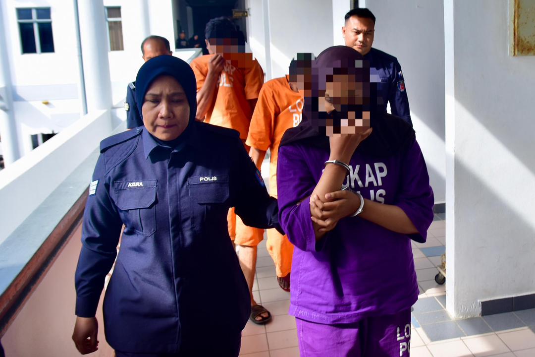 DERA ANAK ANGKAT