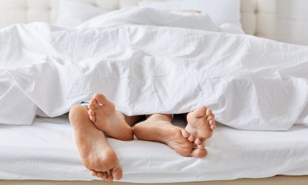 POSISI TIDUR SUAMI ISTERI