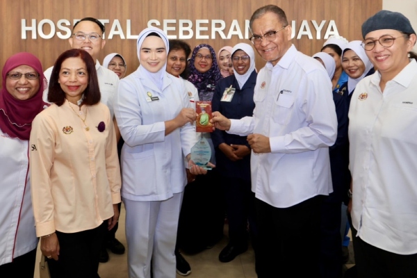 jururawat melayu
