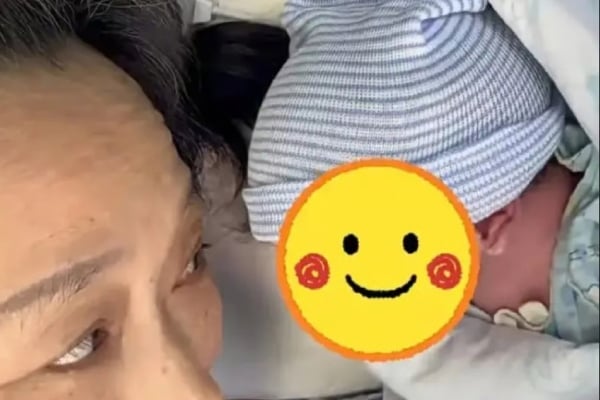 melahirkan bayi