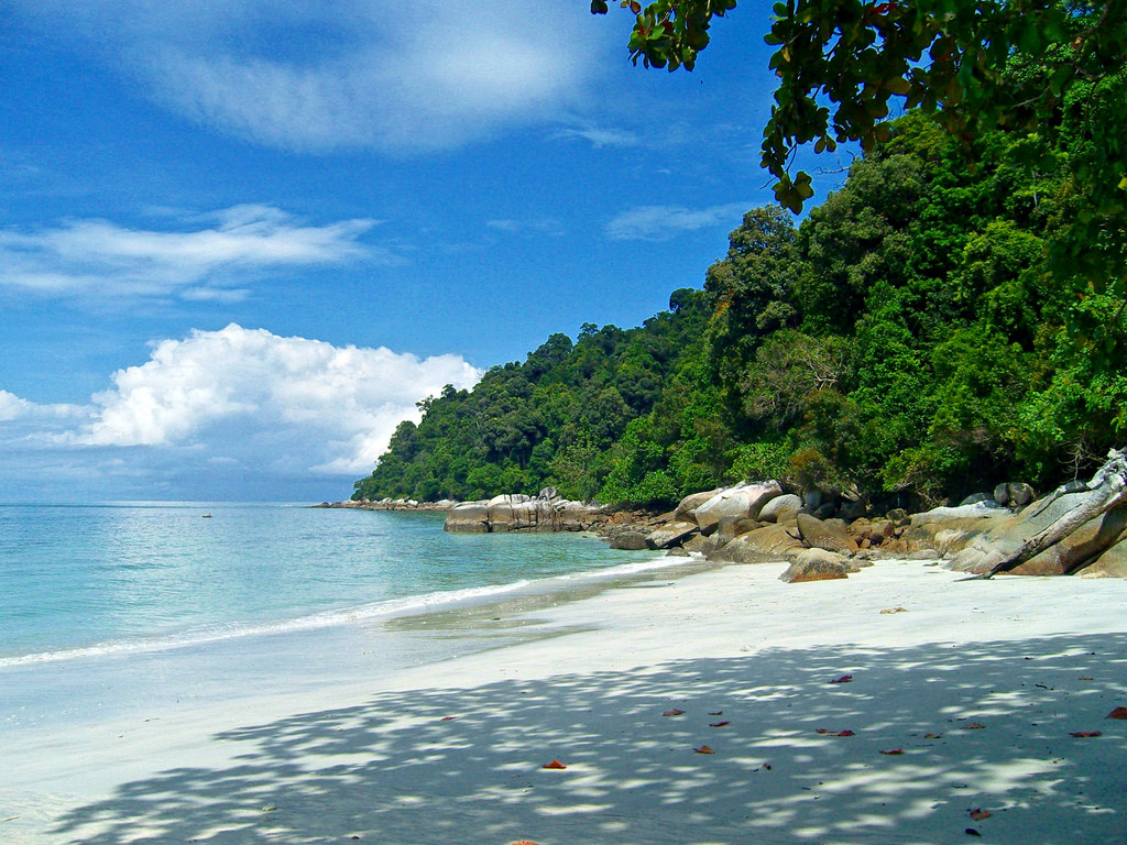 FENOMENA LAUT TERBELAH