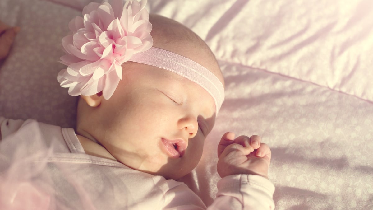 NAMA BAYI PEREMPUAN