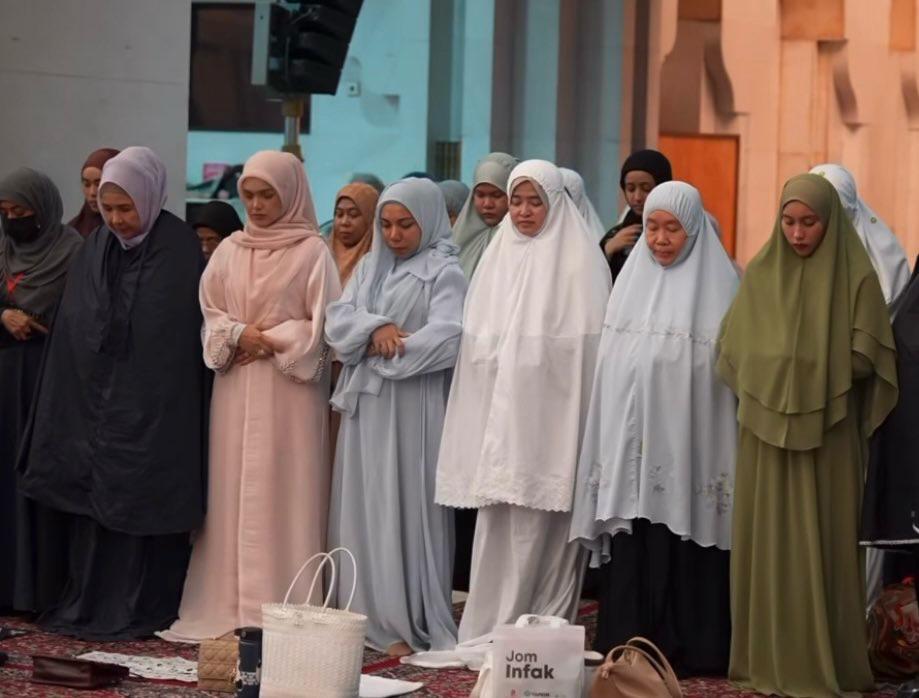SOLAT TANPA TELEKUNG