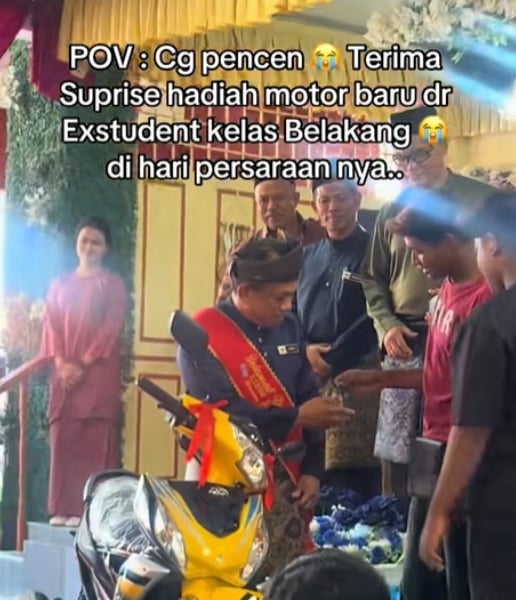 guru sekolah