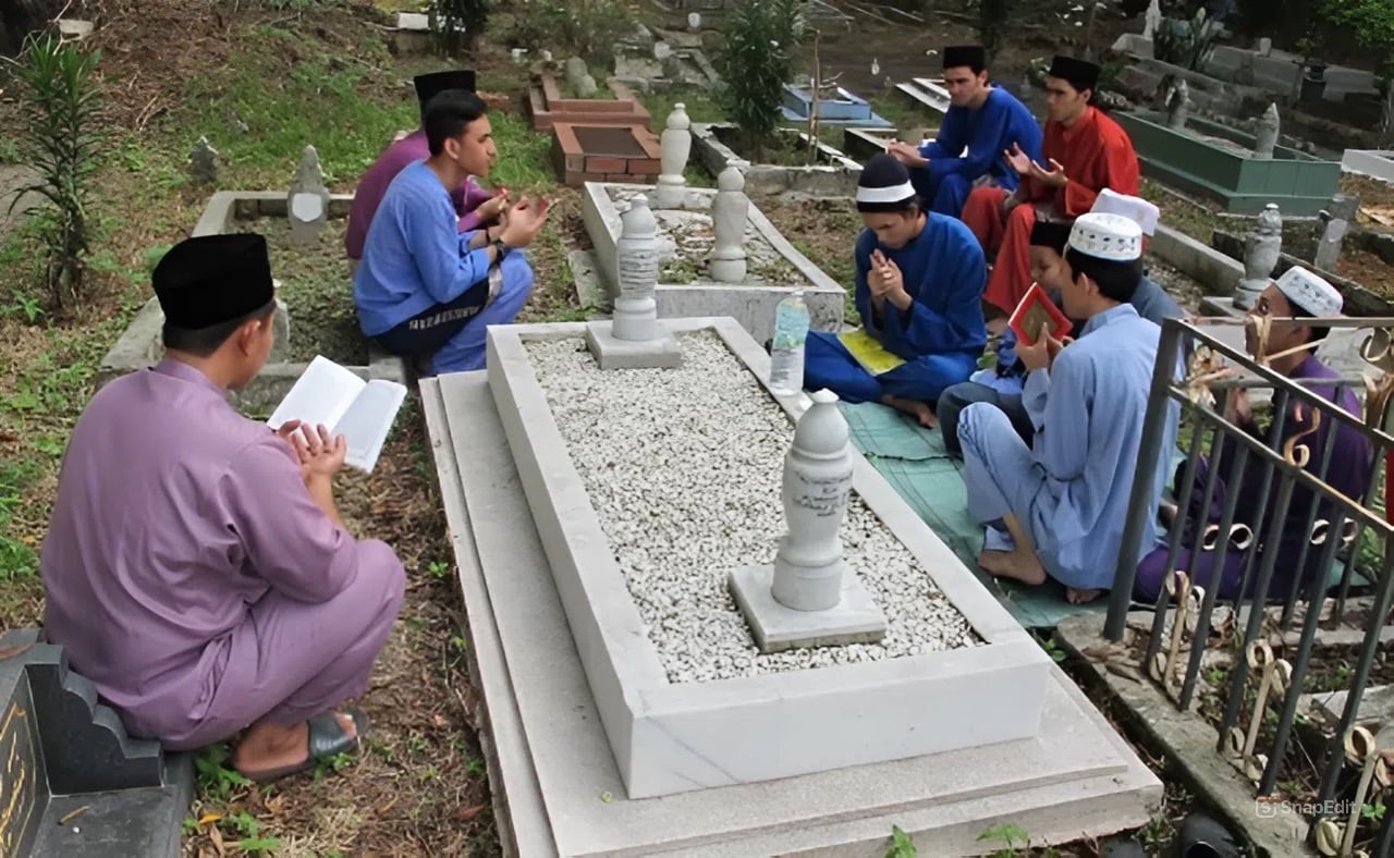 AHLI KUBUR