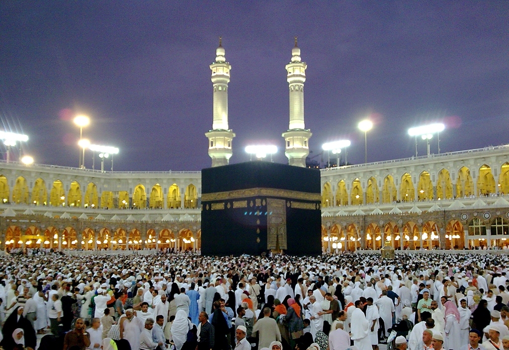menunaikan haji 