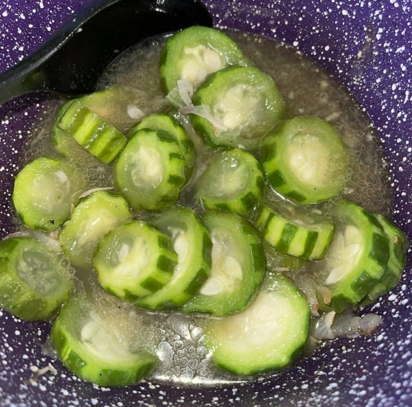 sayur petola