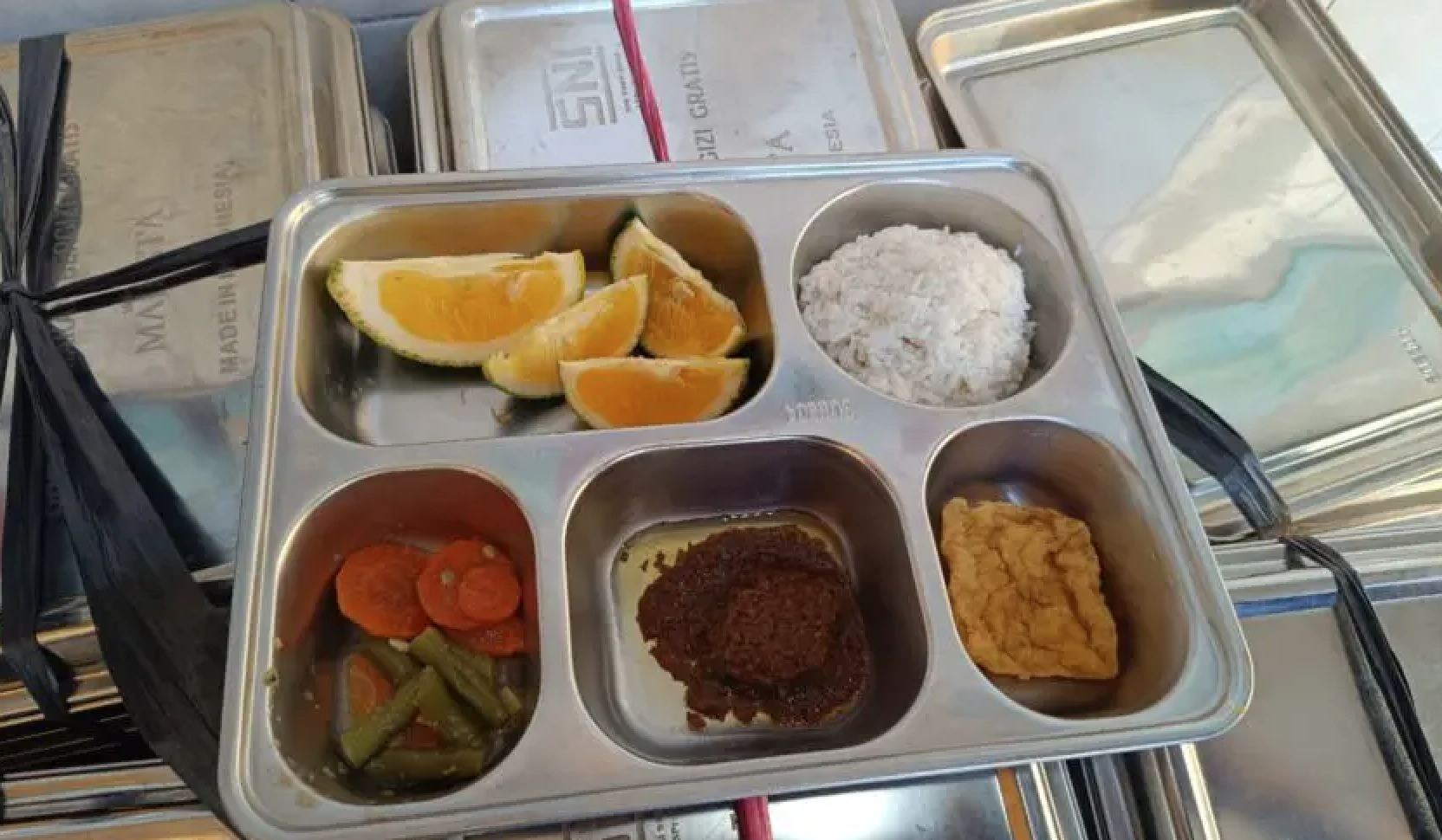 PELAJAR KERACUNAN MAKANAN