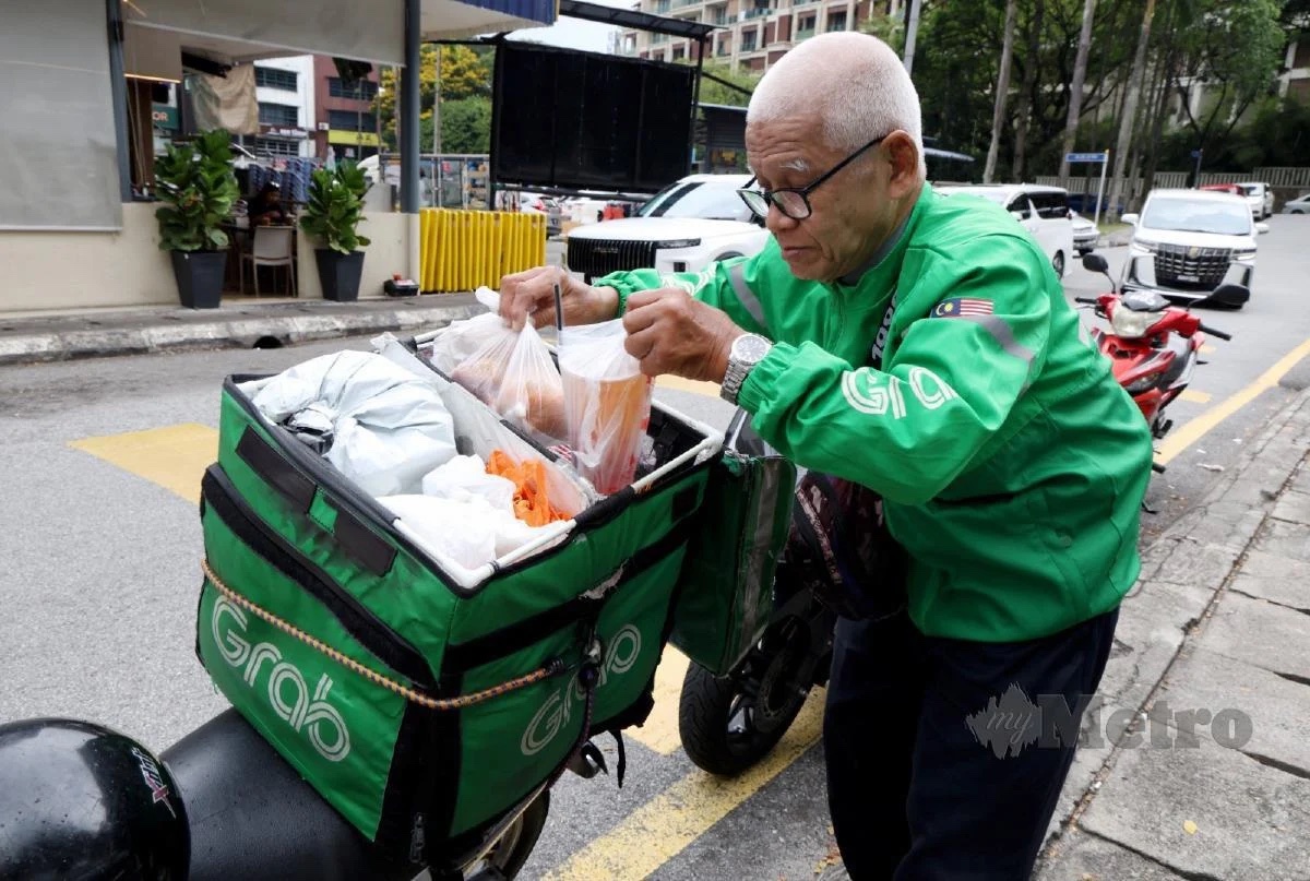 PENGHANTAR MAKANAN
