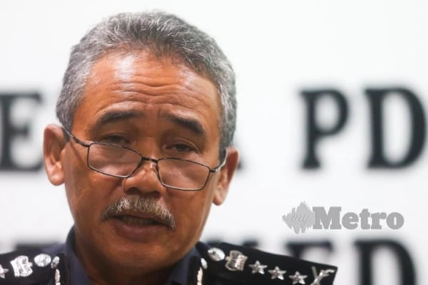 pukul isteri