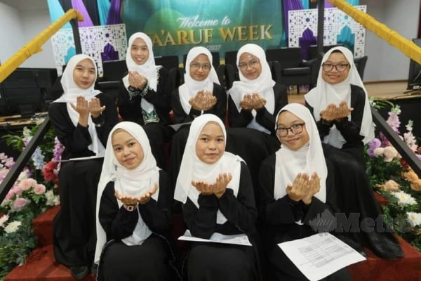 8 kembar
