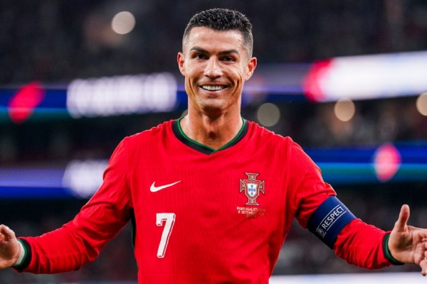 daddy hot bola sepak