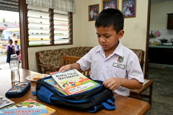 lupa bawa buku
