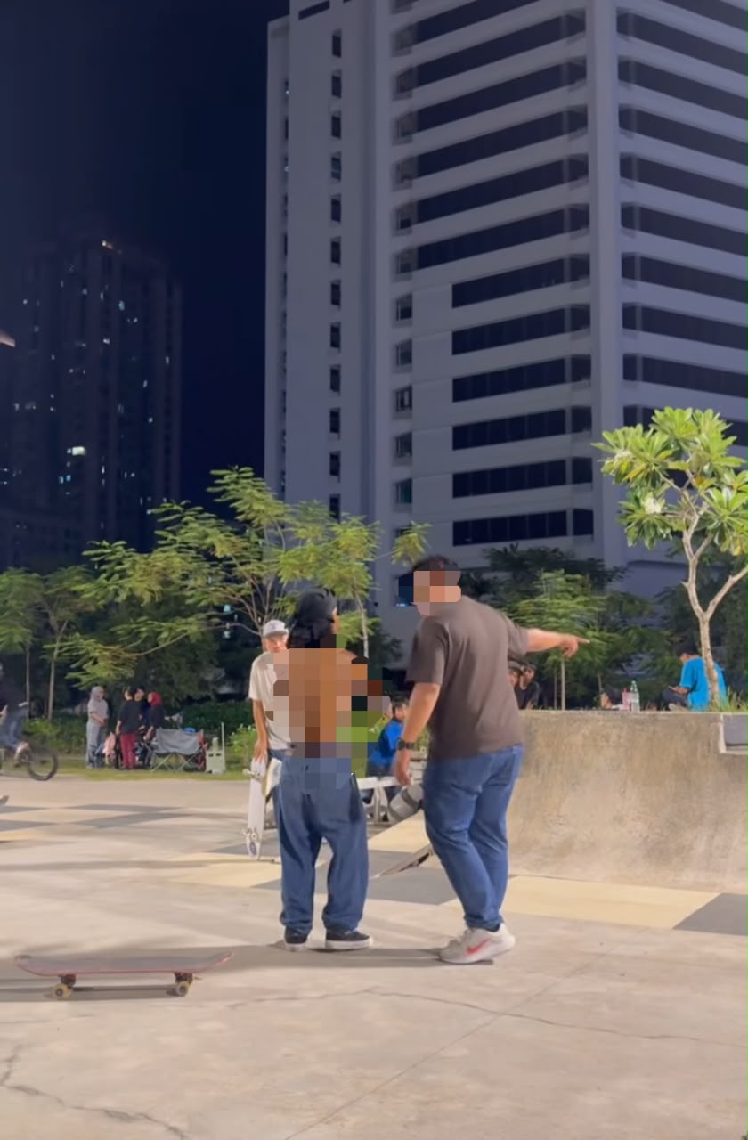 PEMAIN SKATEBOARD