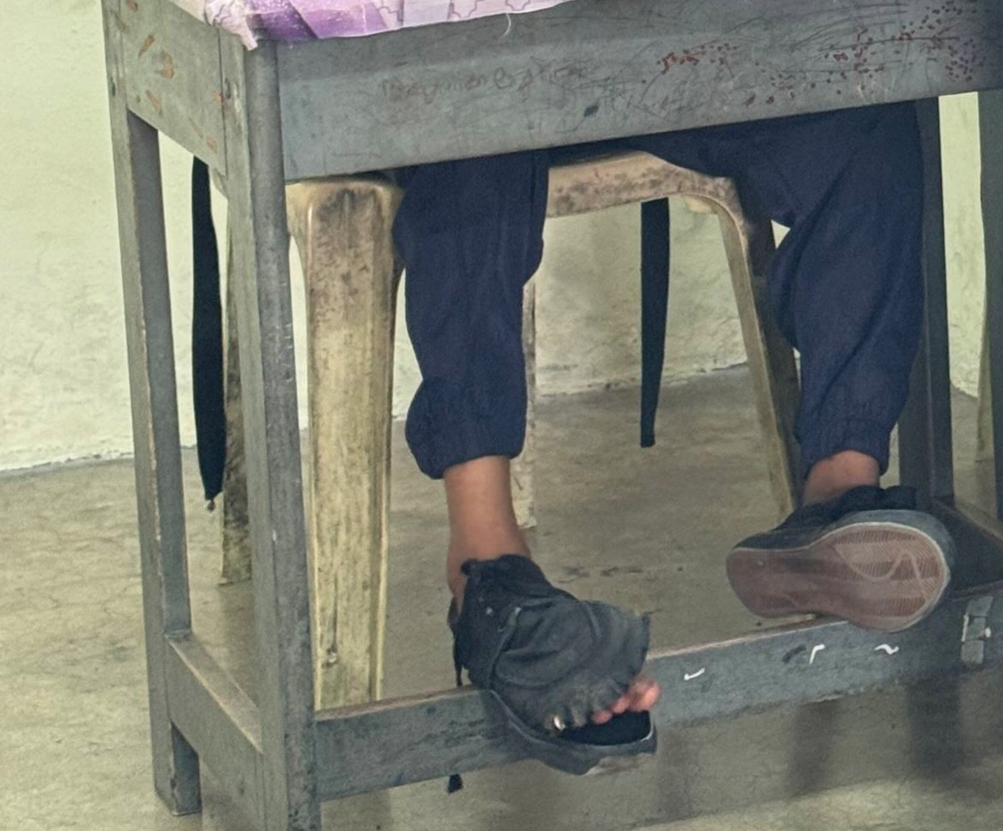 KASUT SEKOLAH