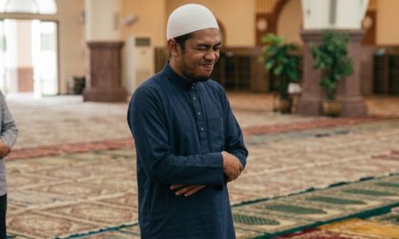 KETAWA KETIKA SOLAT