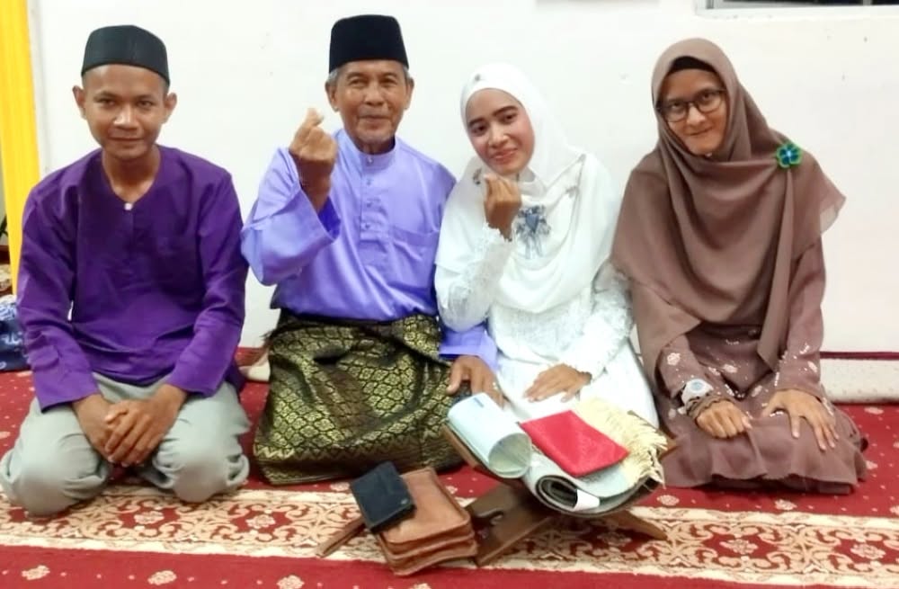 GADIS API MISTERI
