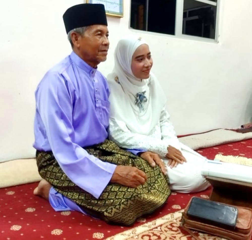GADIS API MISTERI