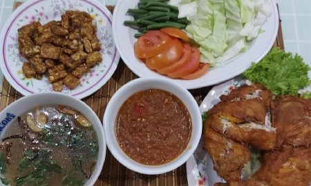 nasi ayam penyet