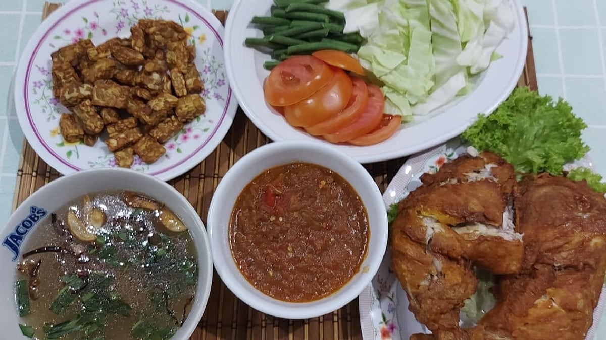 nasi ayam penyet