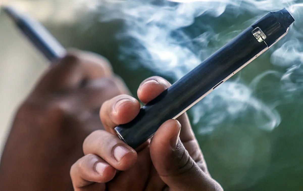 rokok elektronik 