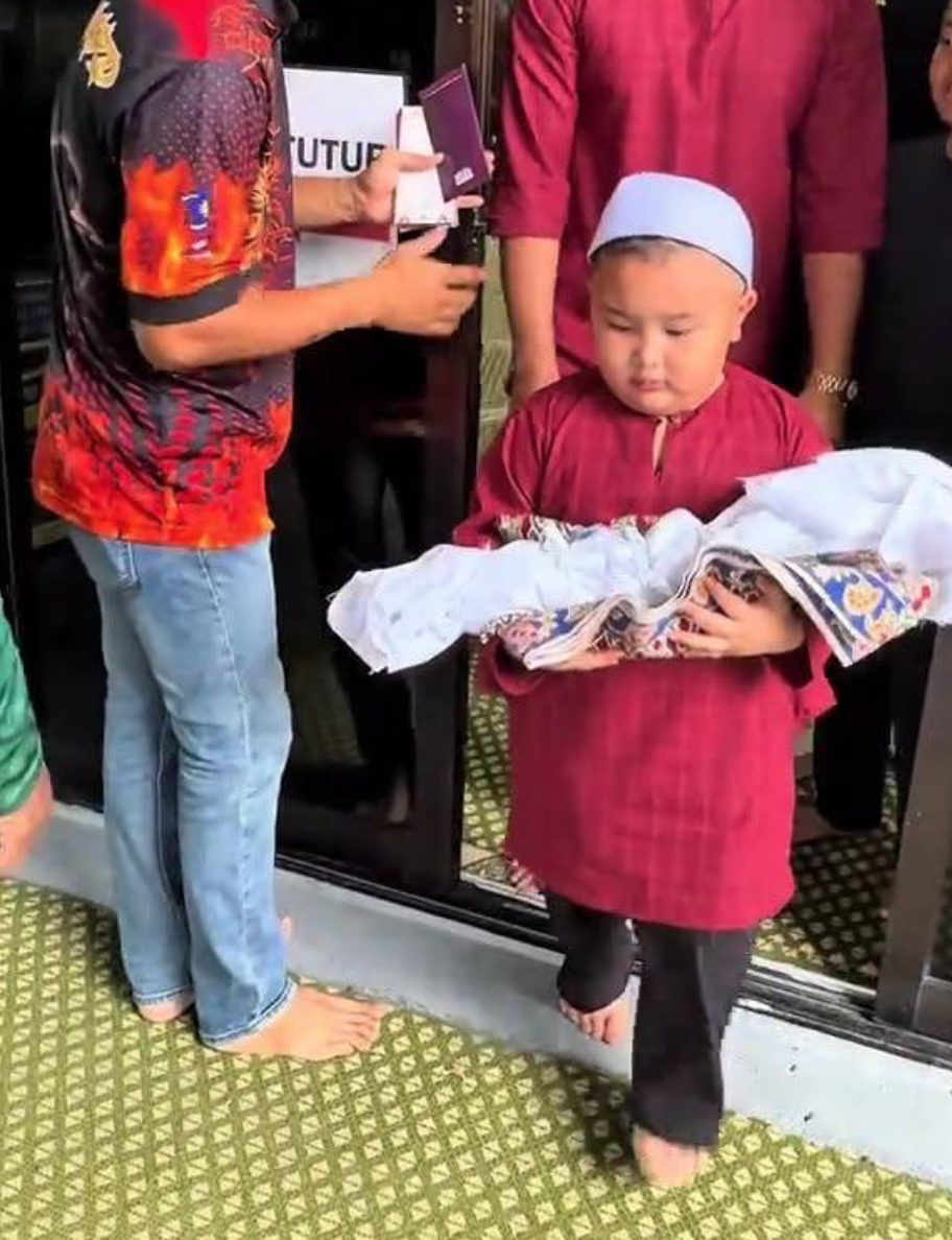 ADIK ABANG AJI
