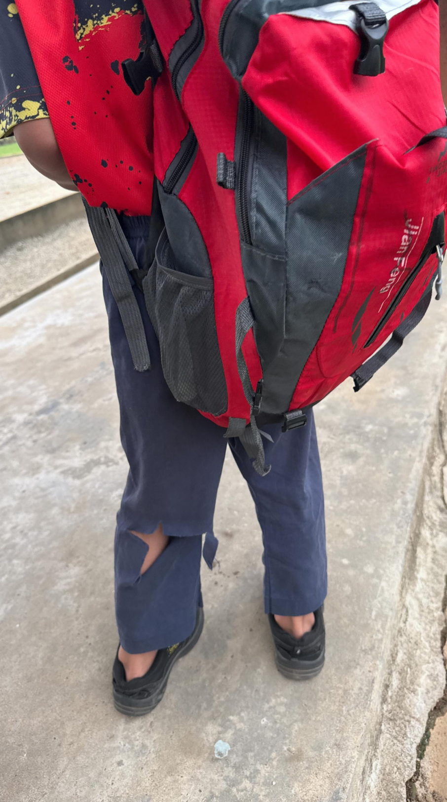 SELUAR SEKOLAH