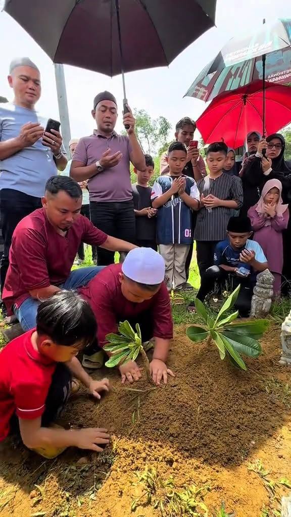 ADIK ABANG AJI
