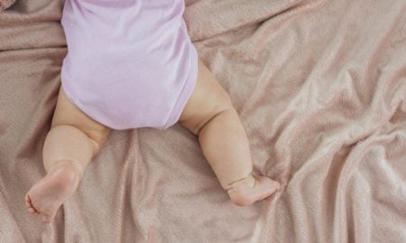 CUCI KEMALUAN BAYI PEREMPUAN