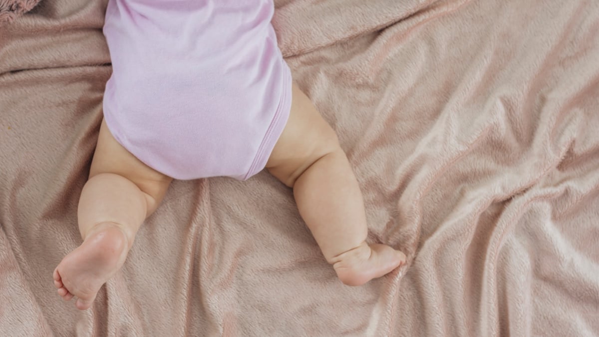 CUCI KEMALUAN BAYI PEREMPUAN